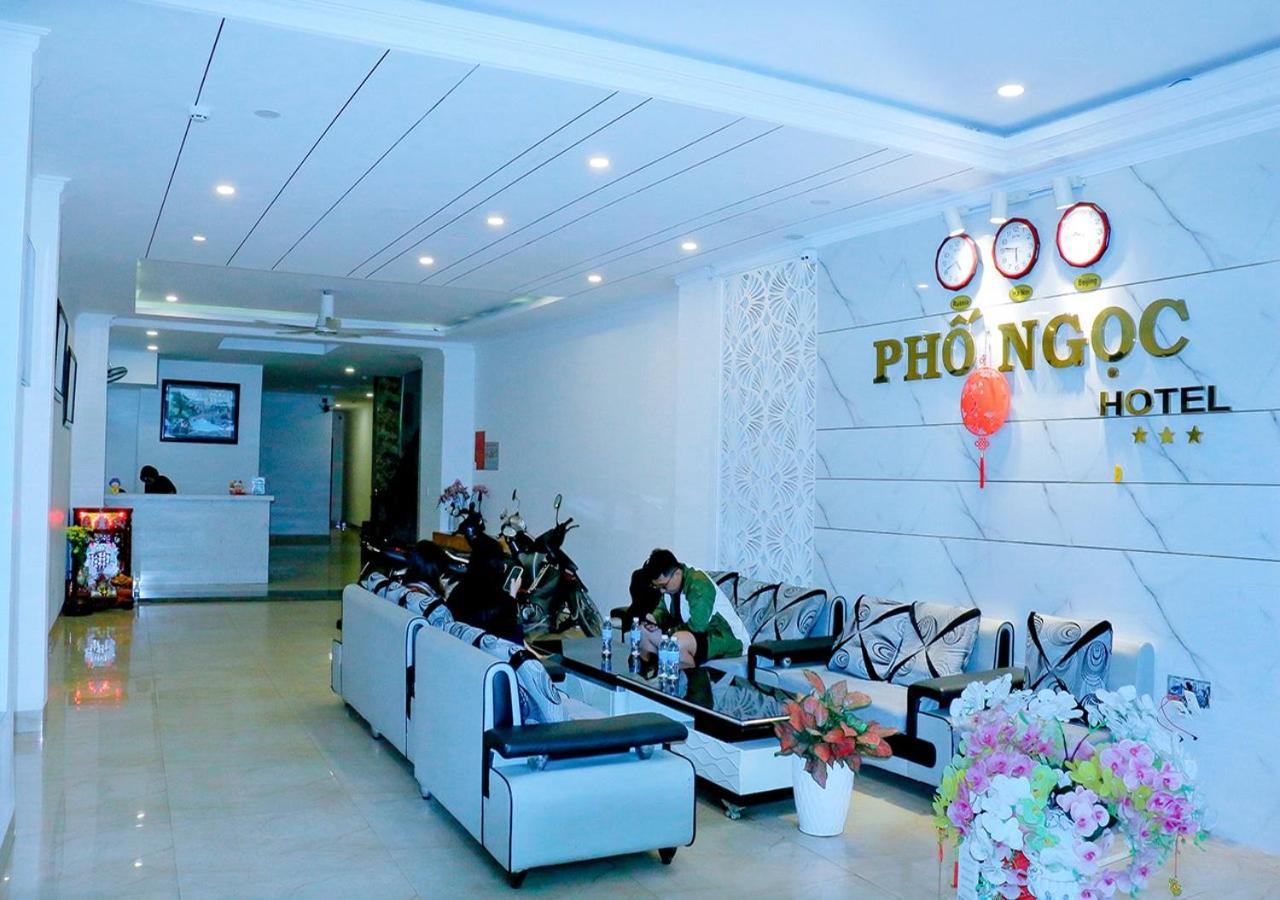 ホテル Khach San Pho Ngoc ニャチャン エクステリア 写真