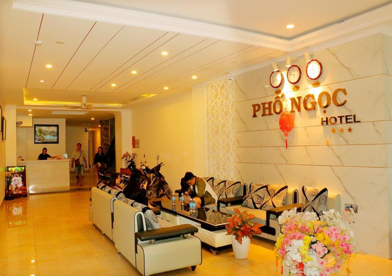 ホテル Khach San Pho Ngoc ニャチャン エクステリア 写真