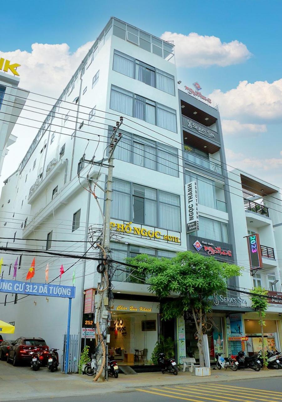 ホテル Khach San Pho Ngoc ニャチャン エクステリア 写真